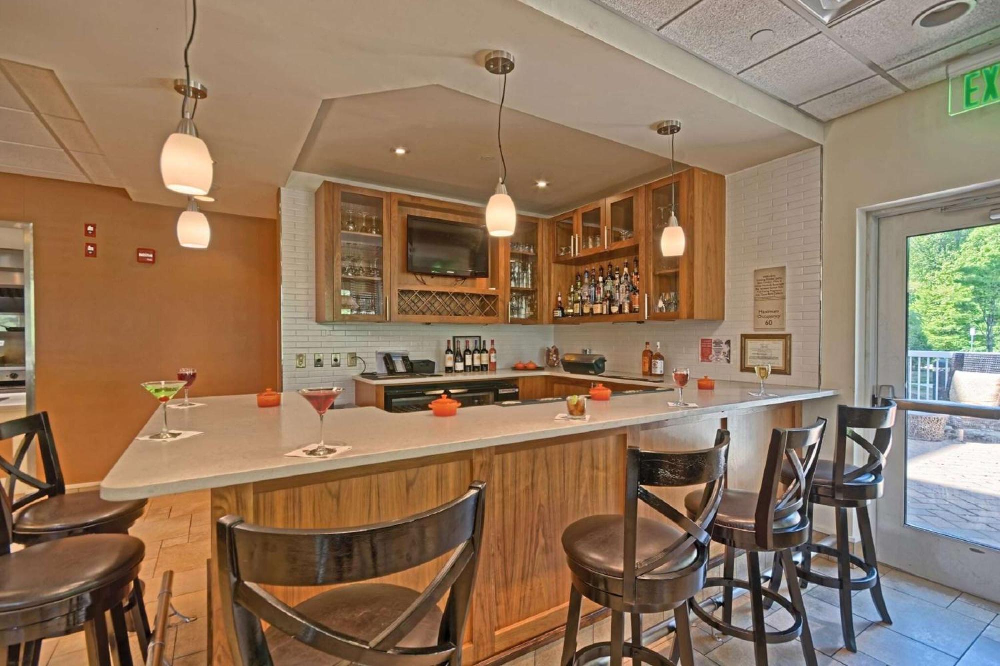 Hilton Garden Inn By Hilton Mount Laurel Bagian luar foto