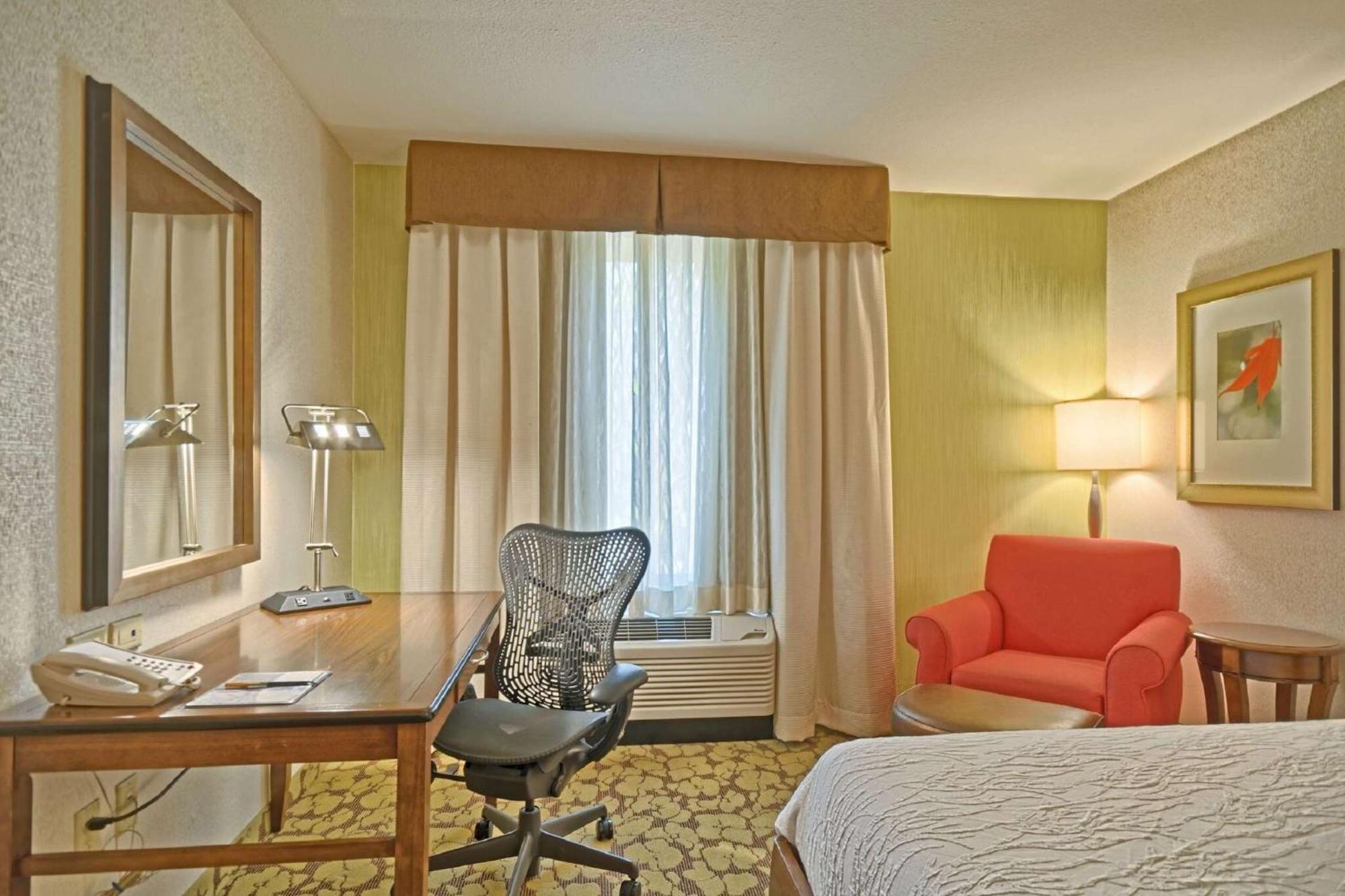 Hilton Garden Inn By Hilton Mount Laurel Bagian luar foto